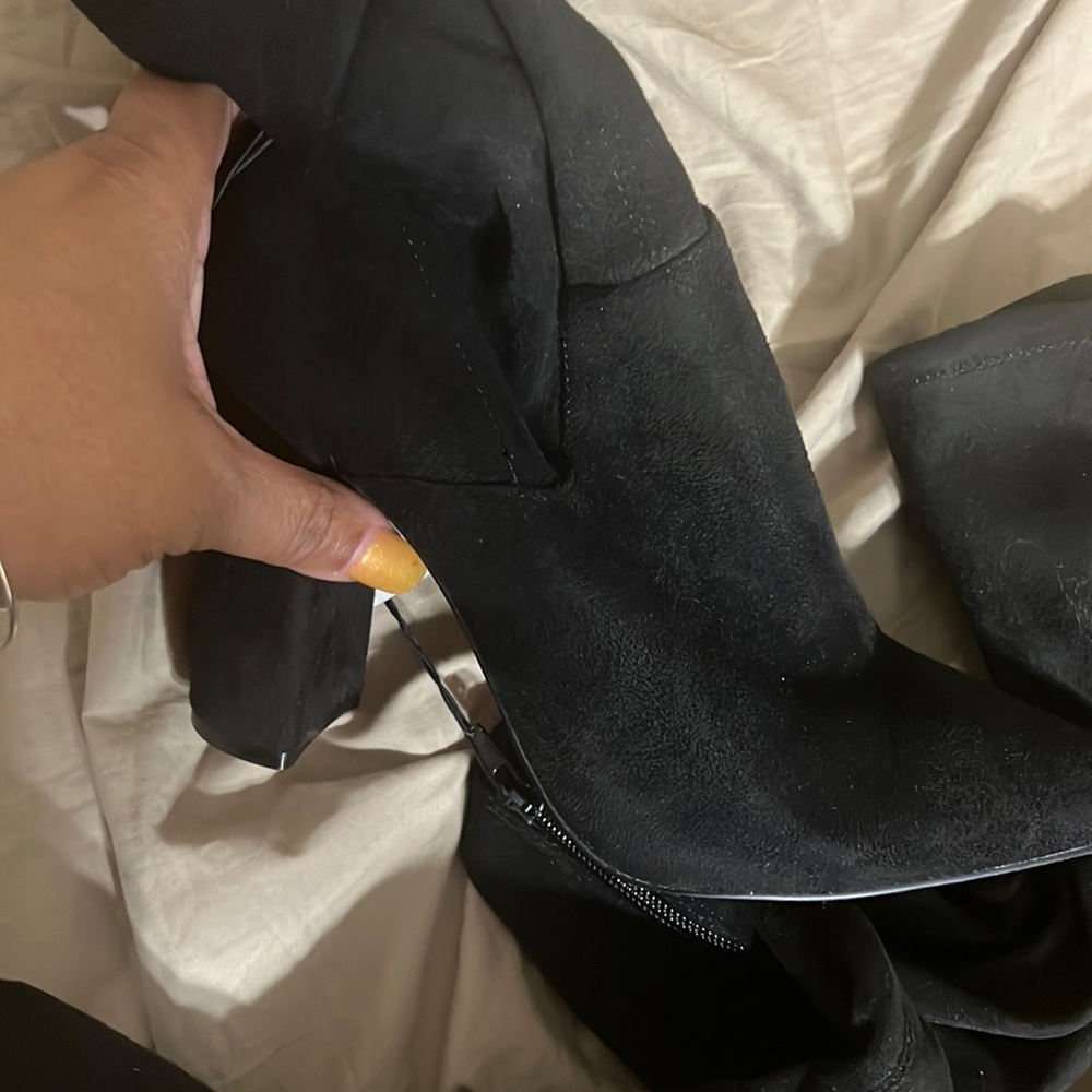 Black express boots